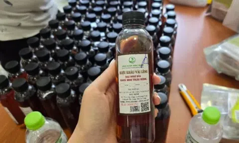 Hà Nội: Chính thức khởi tố vụ án sản xuất thuốc Nam giả mạo nhãn hiệu Kháu Vài Lèng, Đại tràng HG