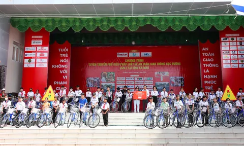 Hành trình nhân văn qua Caravan Báo Pháp luật Việt Nam lần 3