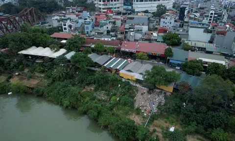 Long Biên - Hà Nội: Ai chống lưng cho BQL chợ ẩm thực Ngọc Lâm 'băm nát' hành lang thoát lũ sông Hồng?