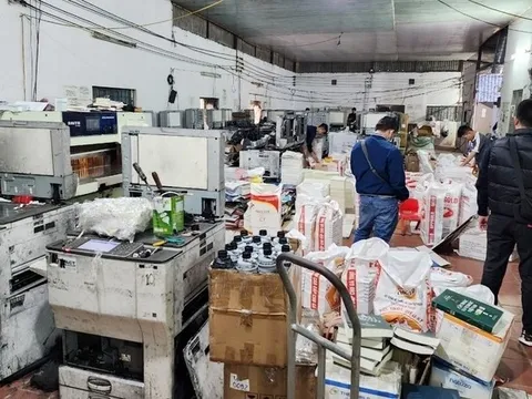 Lật tẩy thủ đoạn sản xuất, buôn bán hơn 100 tấn sách giả tại Hà Nội
