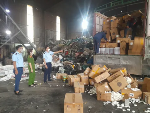 Hưng Yên: Tiêu hủy gần 10 tấn thiết bị, phụ kiện thuốc lá điện tử