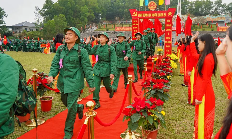 Rộn ràng ngày Hội tòng quân của tuổi trẻ thành phố Cảng lên đường xây dựng và bảo vệ Tổ quốc